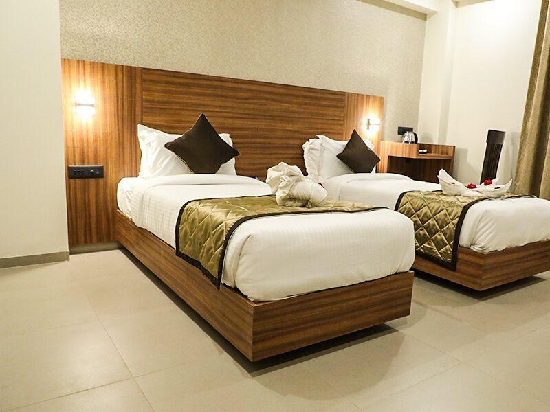 Kyriad Hotel Solapur By Othpl Exteriér fotografie