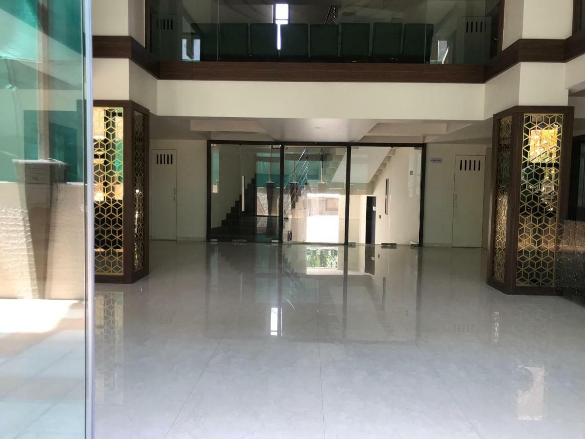 Kyriad Hotel Solapur By Othpl Exteriér fotografie