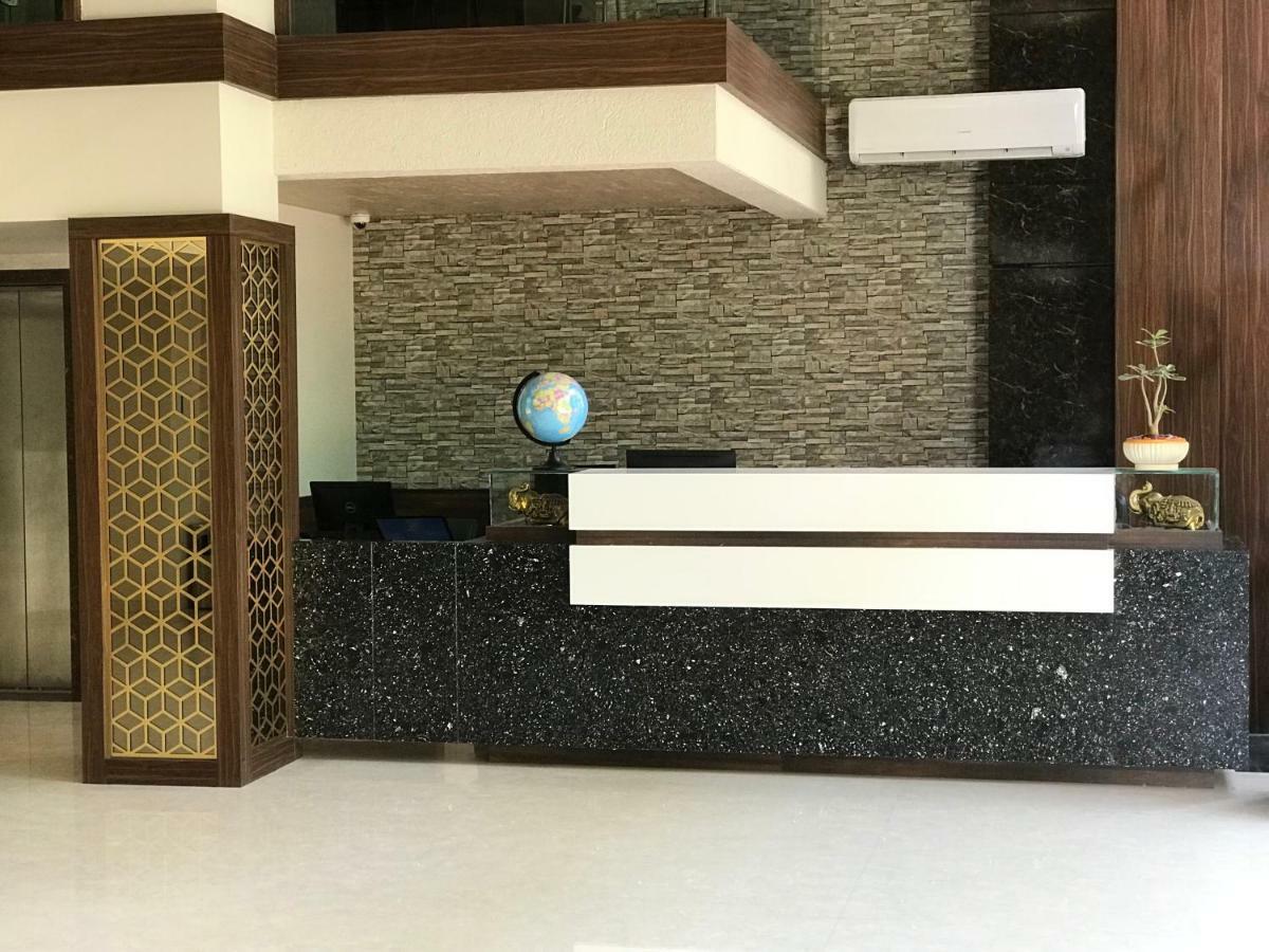 Kyriad Hotel Solapur By Othpl Exteriér fotografie