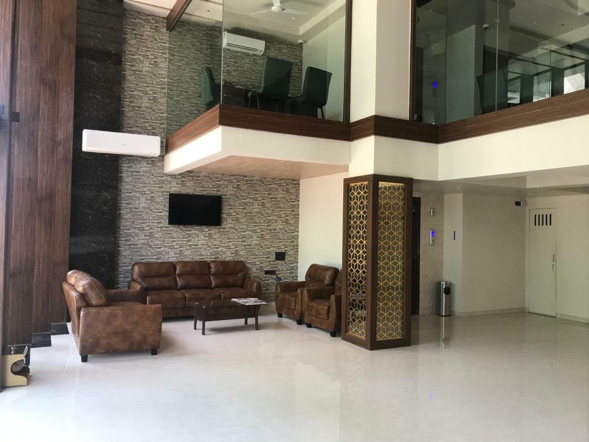 Kyriad Hotel Solapur By Othpl Exteriér fotografie