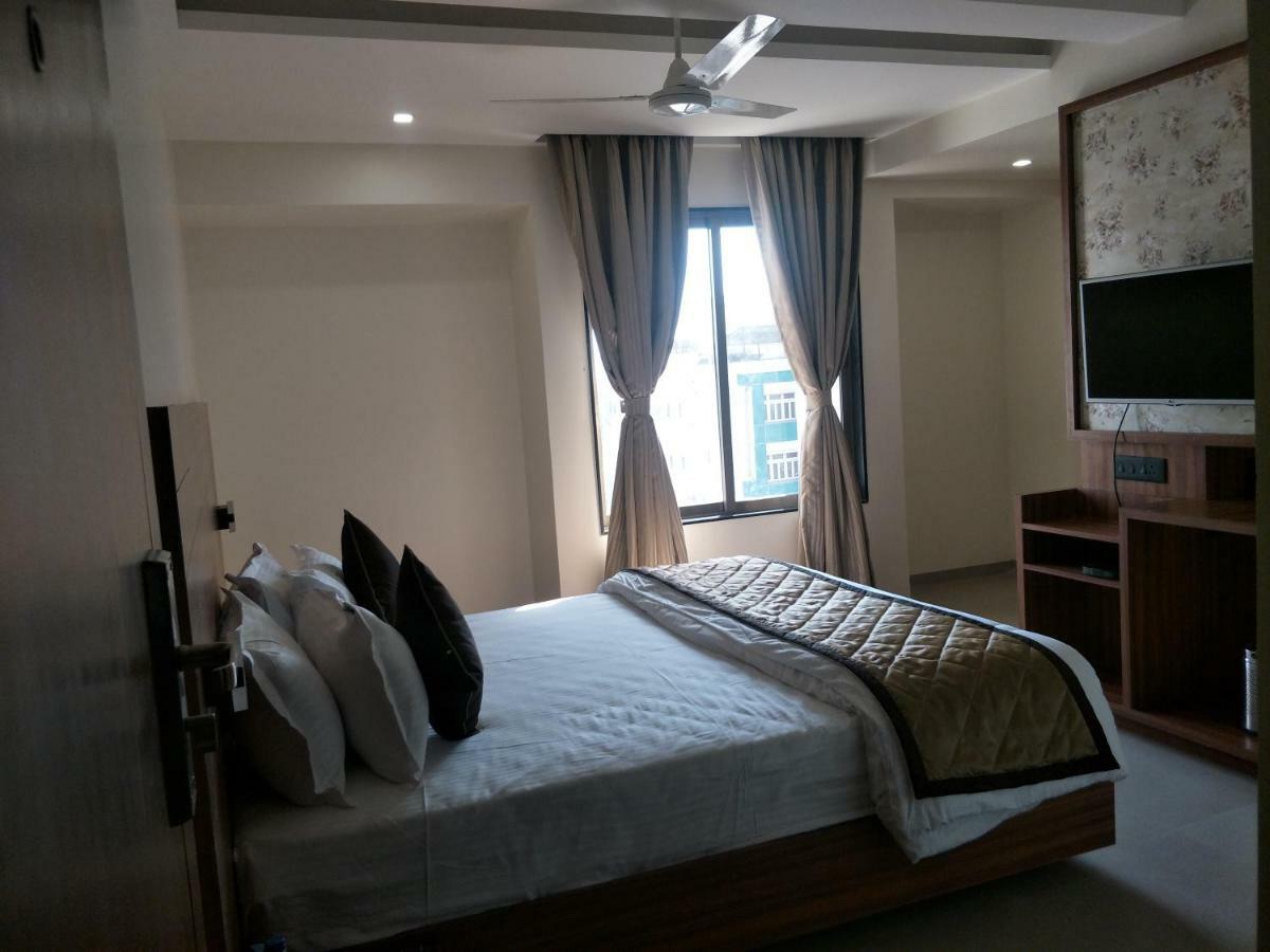Kyriad Hotel Solapur By Othpl Exteriér fotografie