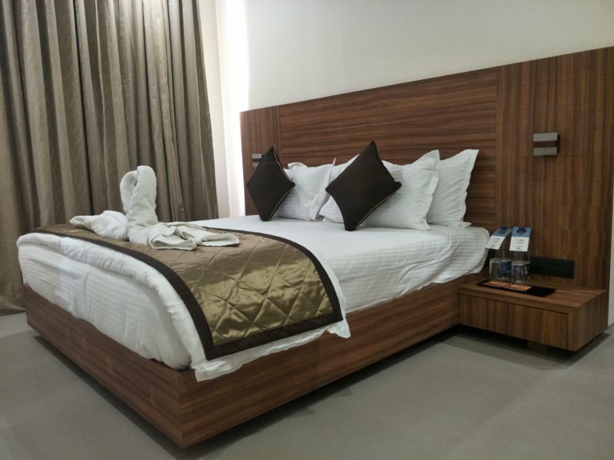 Kyriad Hotel Solapur By Othpl Exteriér fotografie